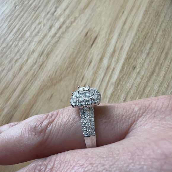 Moissanite Triple Halo Ring – 1.36 CT, VVS1 D Color – 925 Silver – Size 8 - Picture 5 of 9